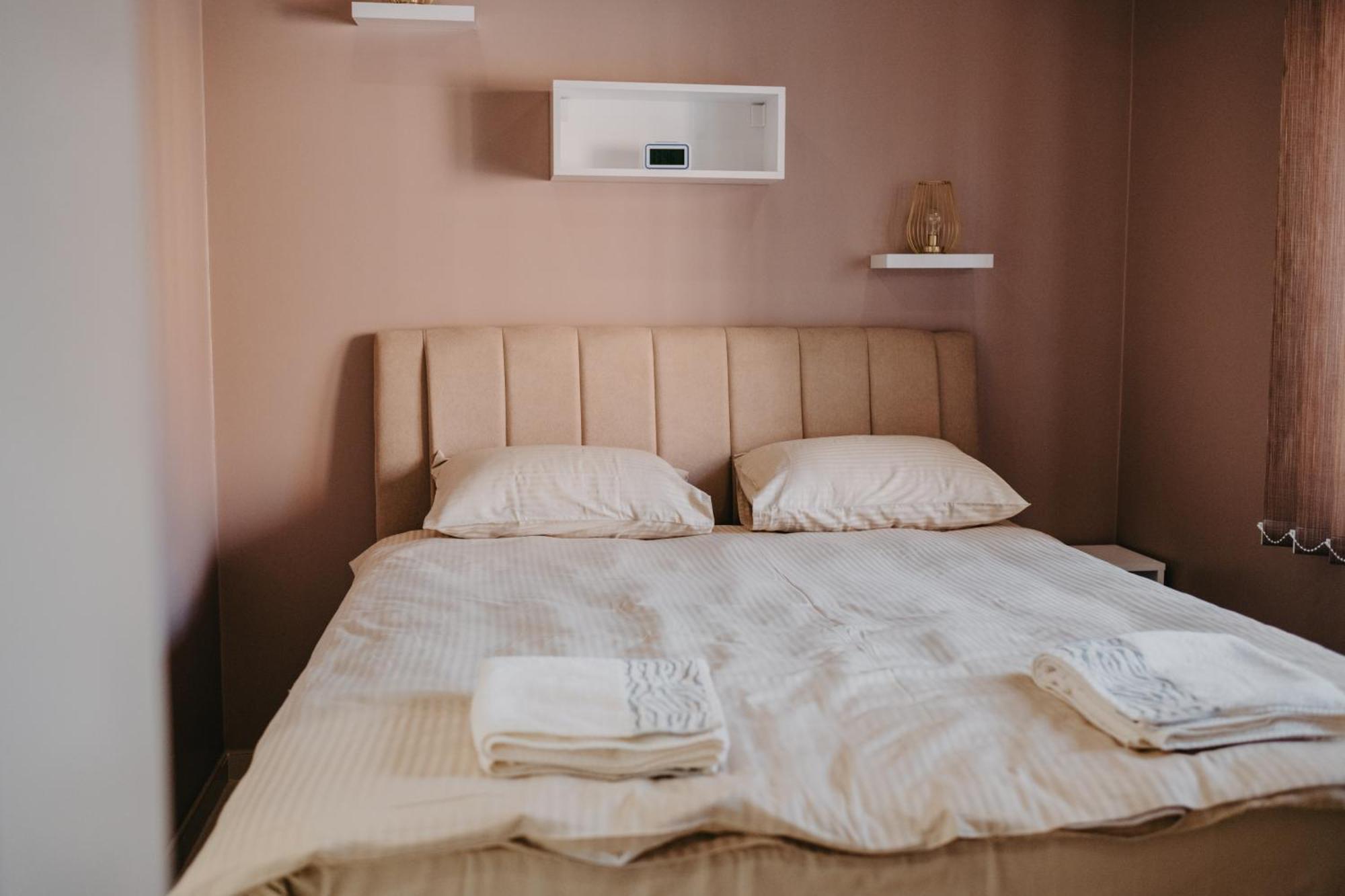 Prenociste Park Bed & Breakfast Modrica Exterior photo