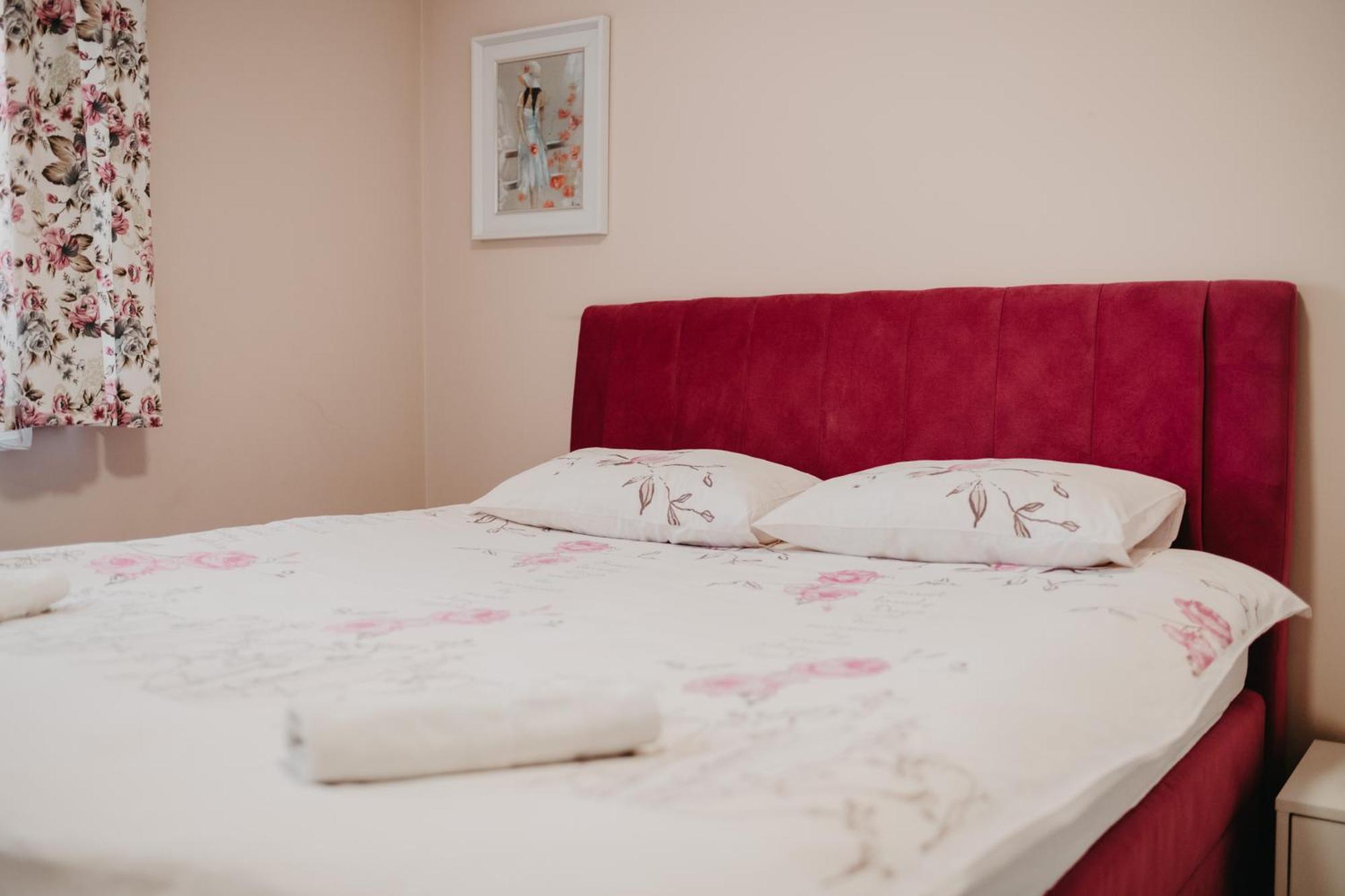 Prenociste Park Bed & Breakfast Modrica Exterior photo